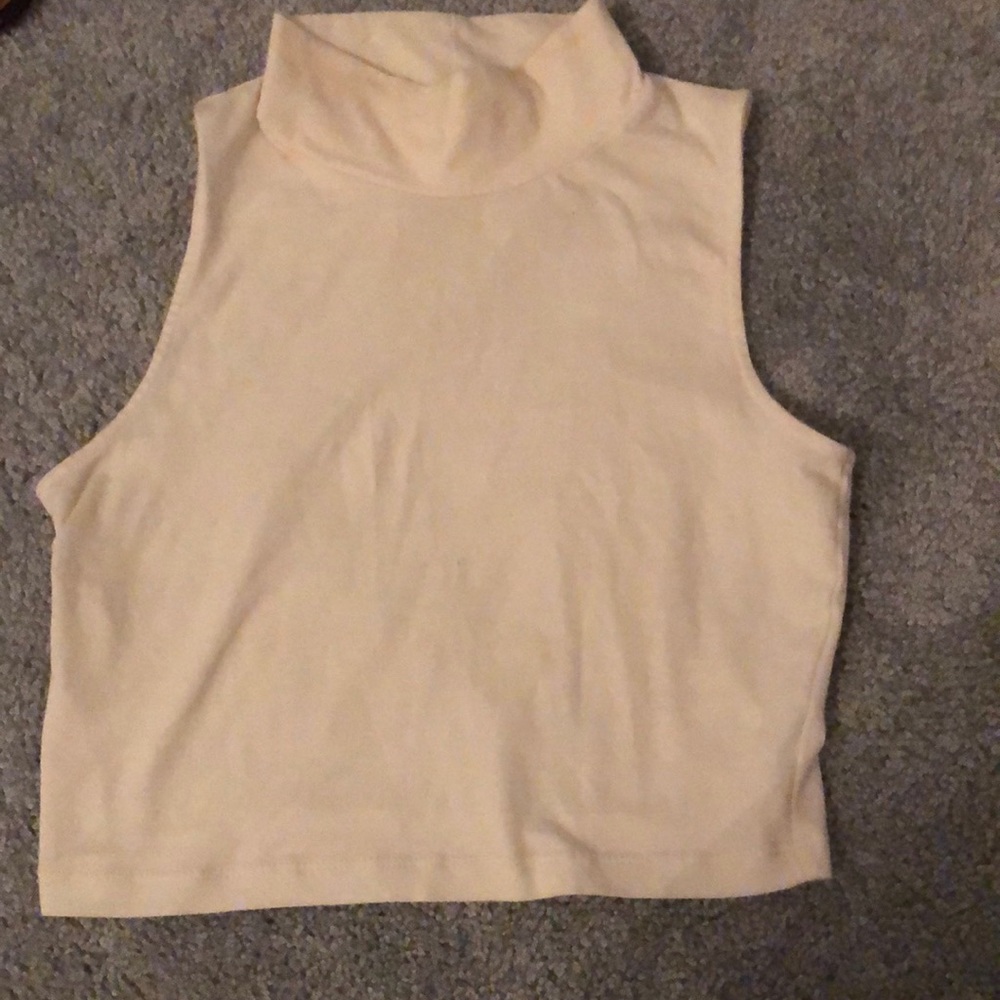White crop top!!